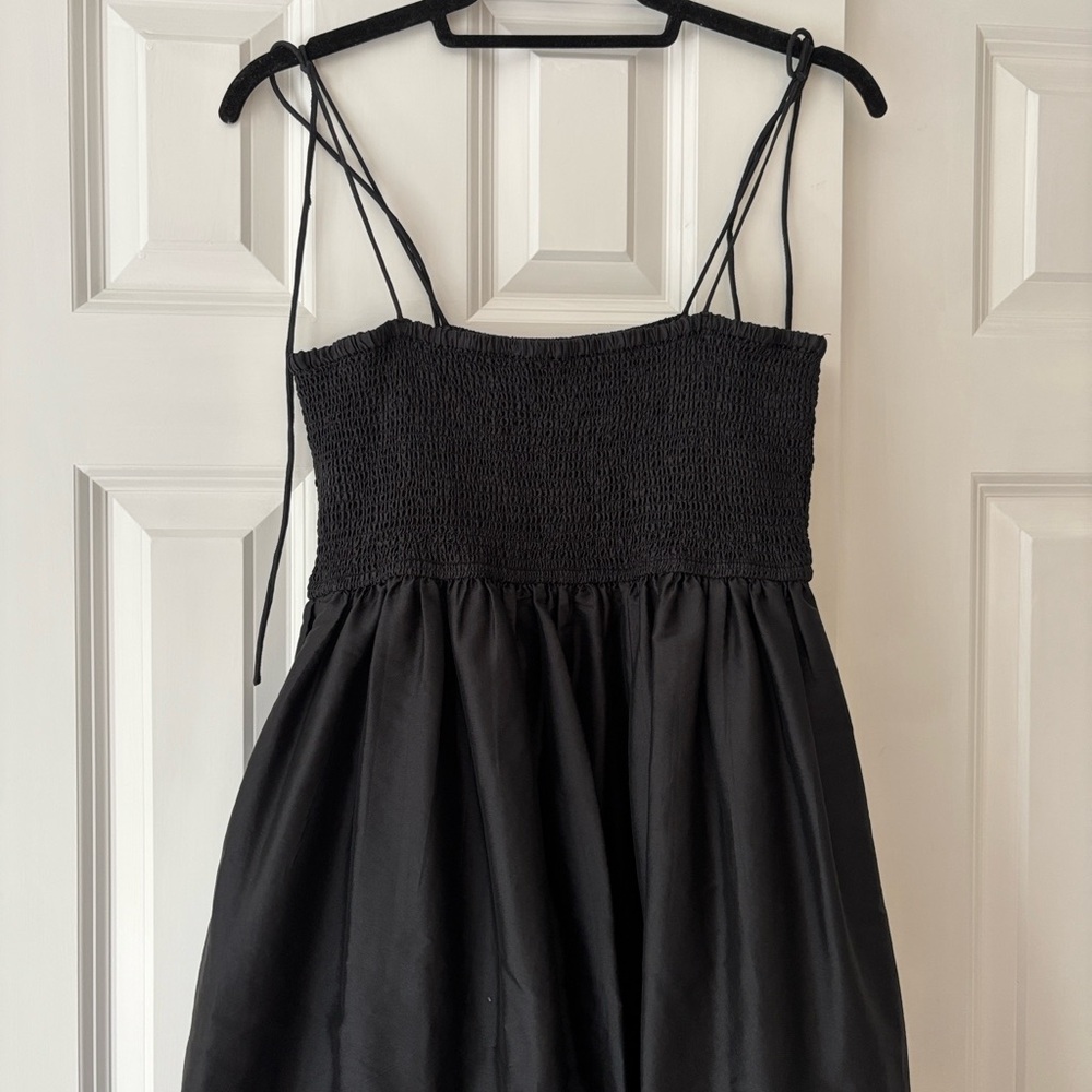 Chic Black Midi Dress with Spaghetti Straps - Picture 2 of 6